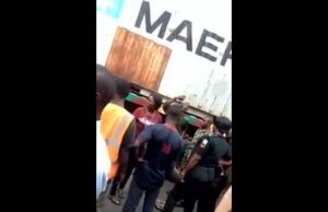 SHAME! NATIONAL DISGRACE!!! TWO SOLDIERS FIGHTING OVER BRIBE EXTORTED FROM TRUCK DRIVERS