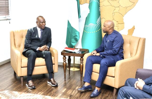 8E3B15E1-9E68-4384-8370-2AAC65983240