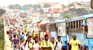 Motorists, Commuters Groan as Petrol Price Climbs to N1,350 Per Litre